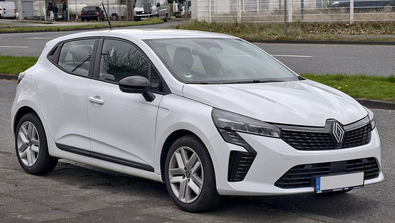 Renault Clio 2024 — photo 1