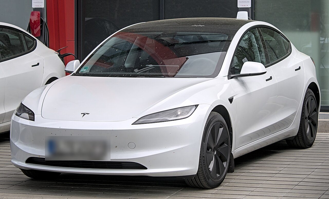Tesla Model 3 2024 — photo 1